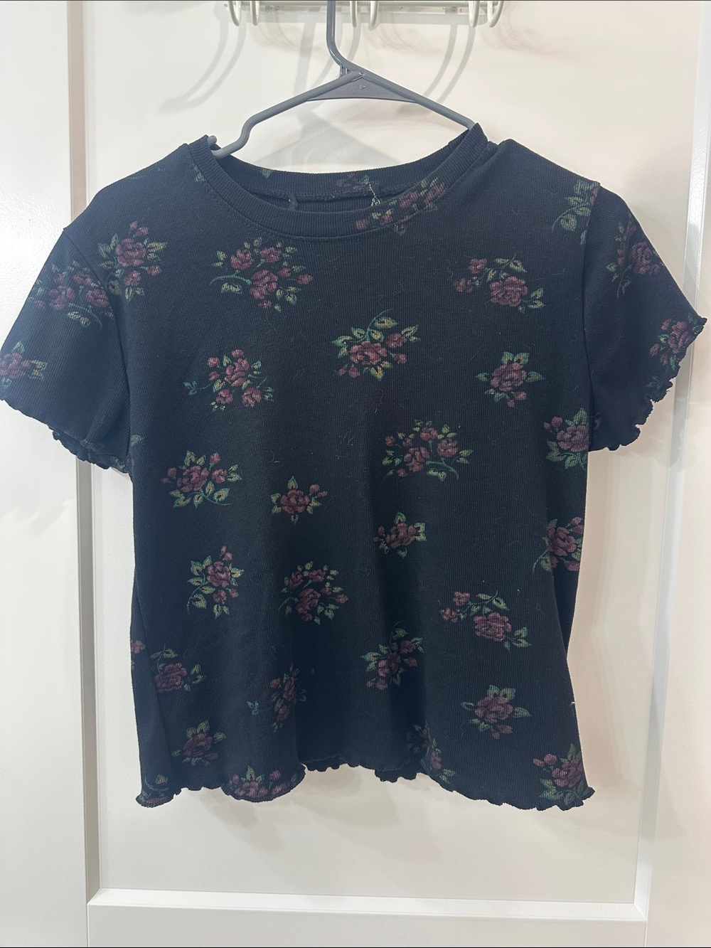 Women's Black Floral Short Sleeve Tee with Lettuce Hem